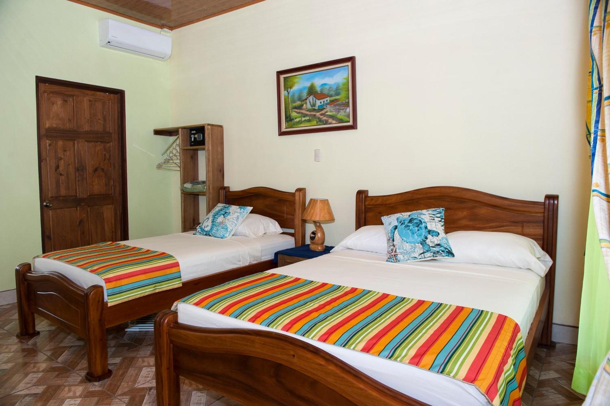 Hotel Sunshine Caribe Puerto Viejo de Talamanca Eksteriør billede