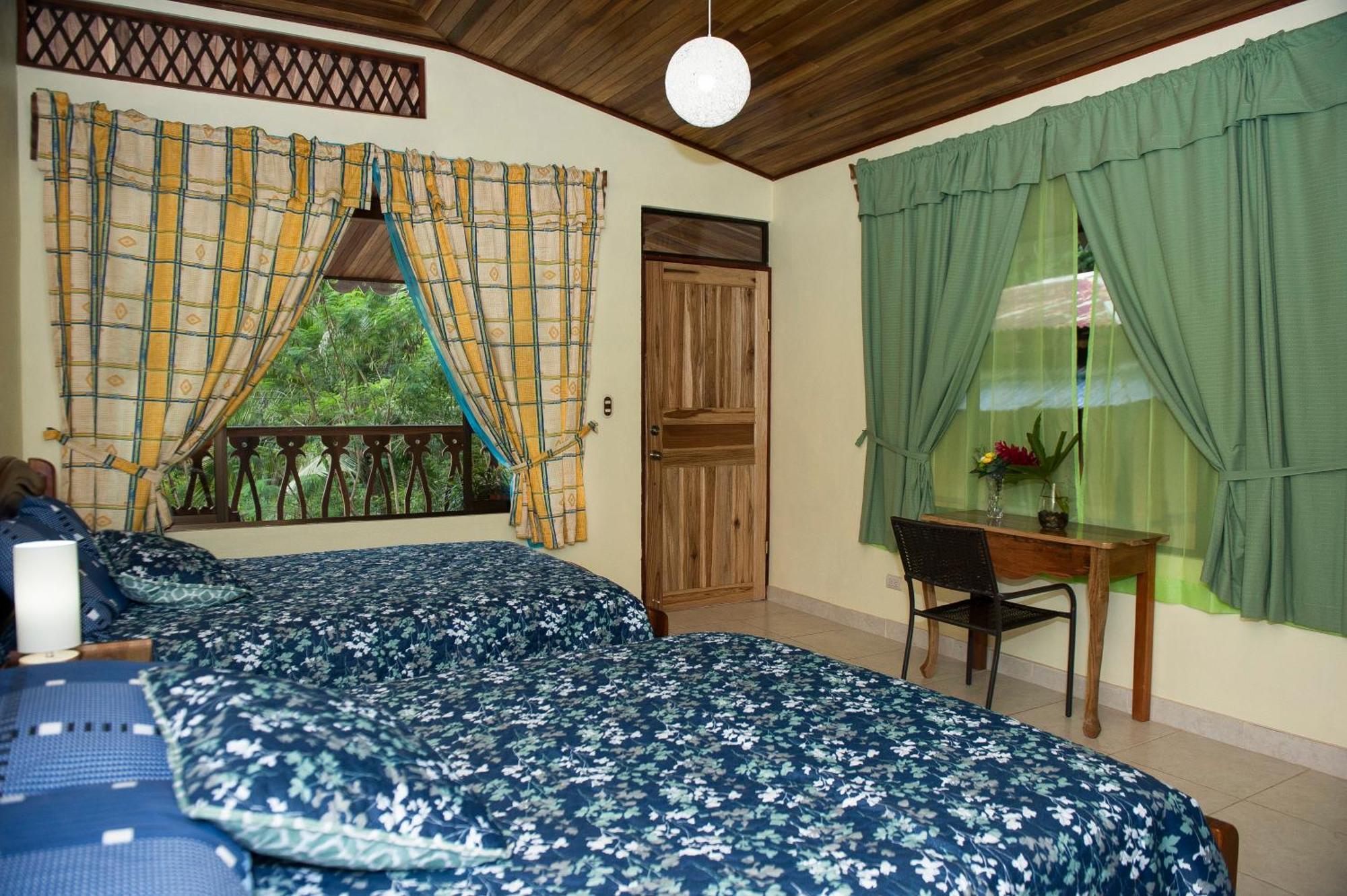 Hotel Sunshine Caribe Puerto Viejo de Talamanca Eksteriør billede