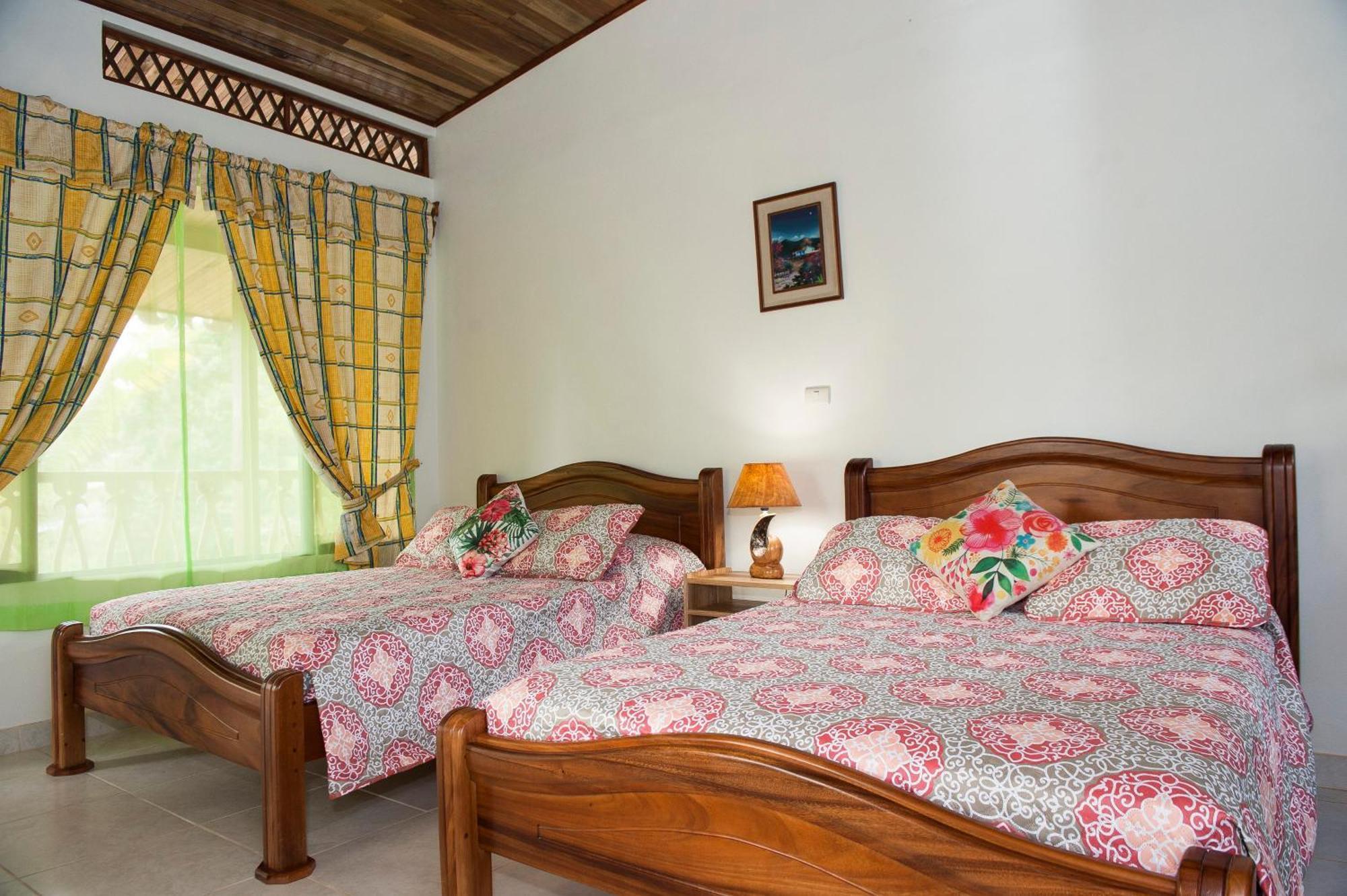 Hotel Sunshine Caribe Puerto Viejo de Talamanca Eksteriør billede