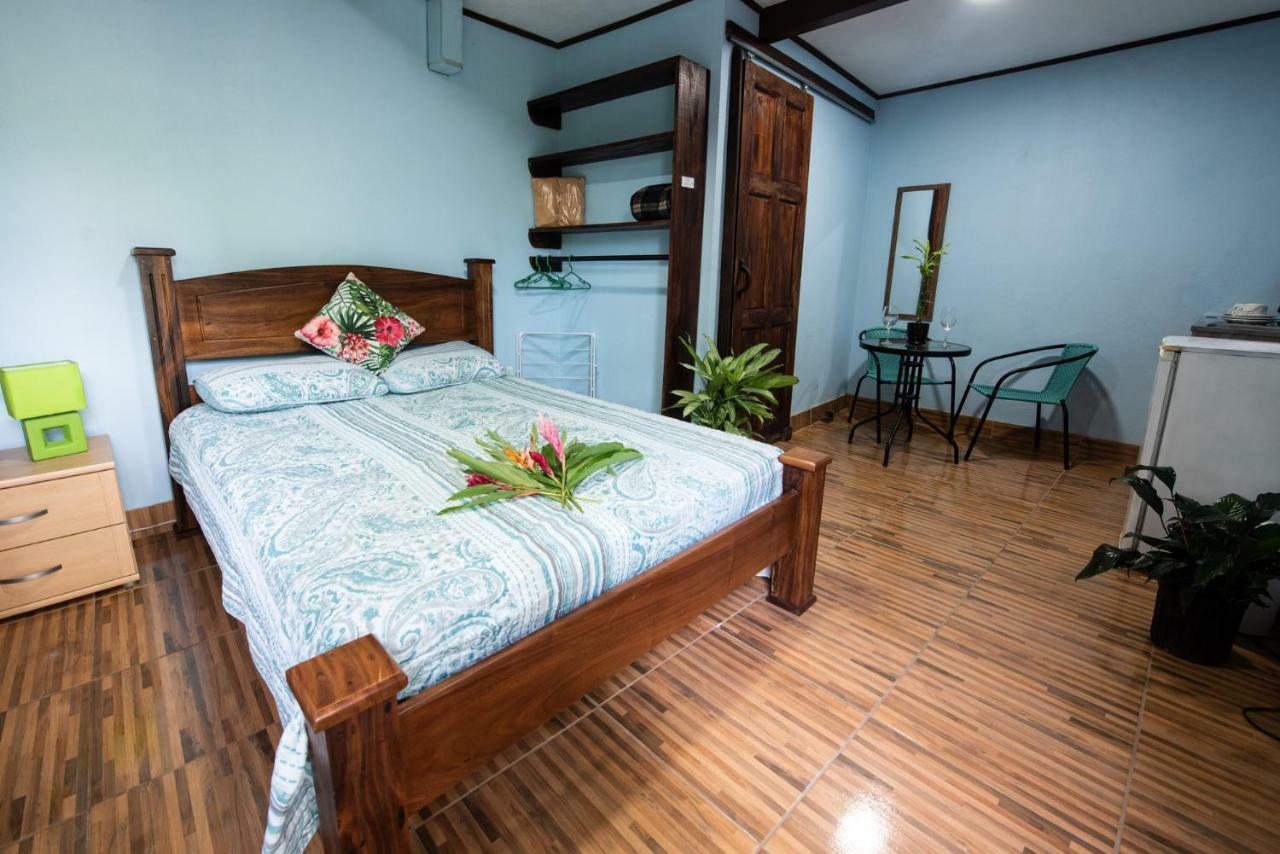 Hotel Sunshine Caribe Puerto Viejo de Talamanca Eksteriør billede