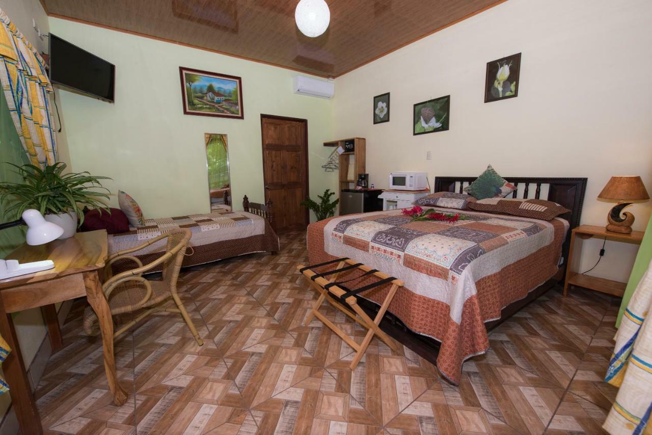 Hotel Sunshine Caribe Puerto Viejo de Talamanca Eksteriør billede